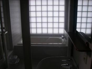 武家屋敷ホテル浴室.JPG